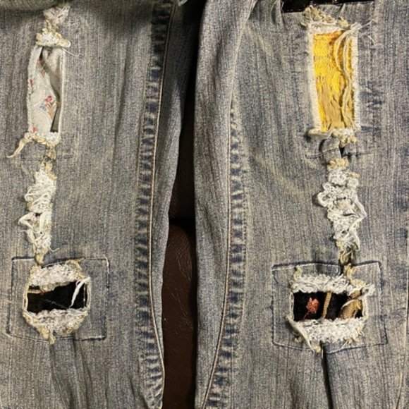 Cache' Distressed New Jeans - Picture 4 of 5